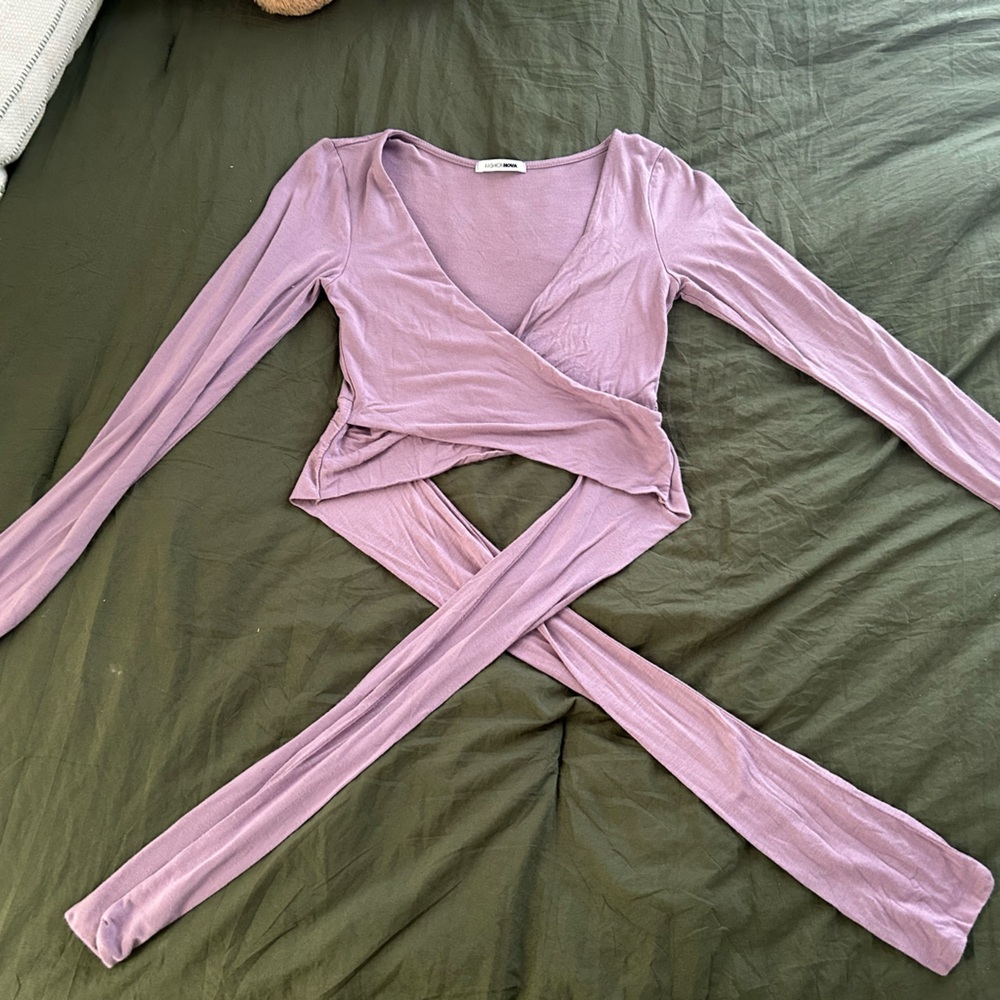 Lilac, long-sleeved FashionNova top